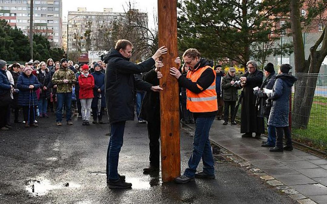 Droga Krzyżowa ulicami parafii